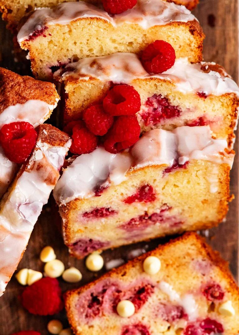 Pain au chocolat blanc et à la framboise glacé